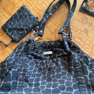 Baggallini Navy Giraffe Print Shoulder Bag